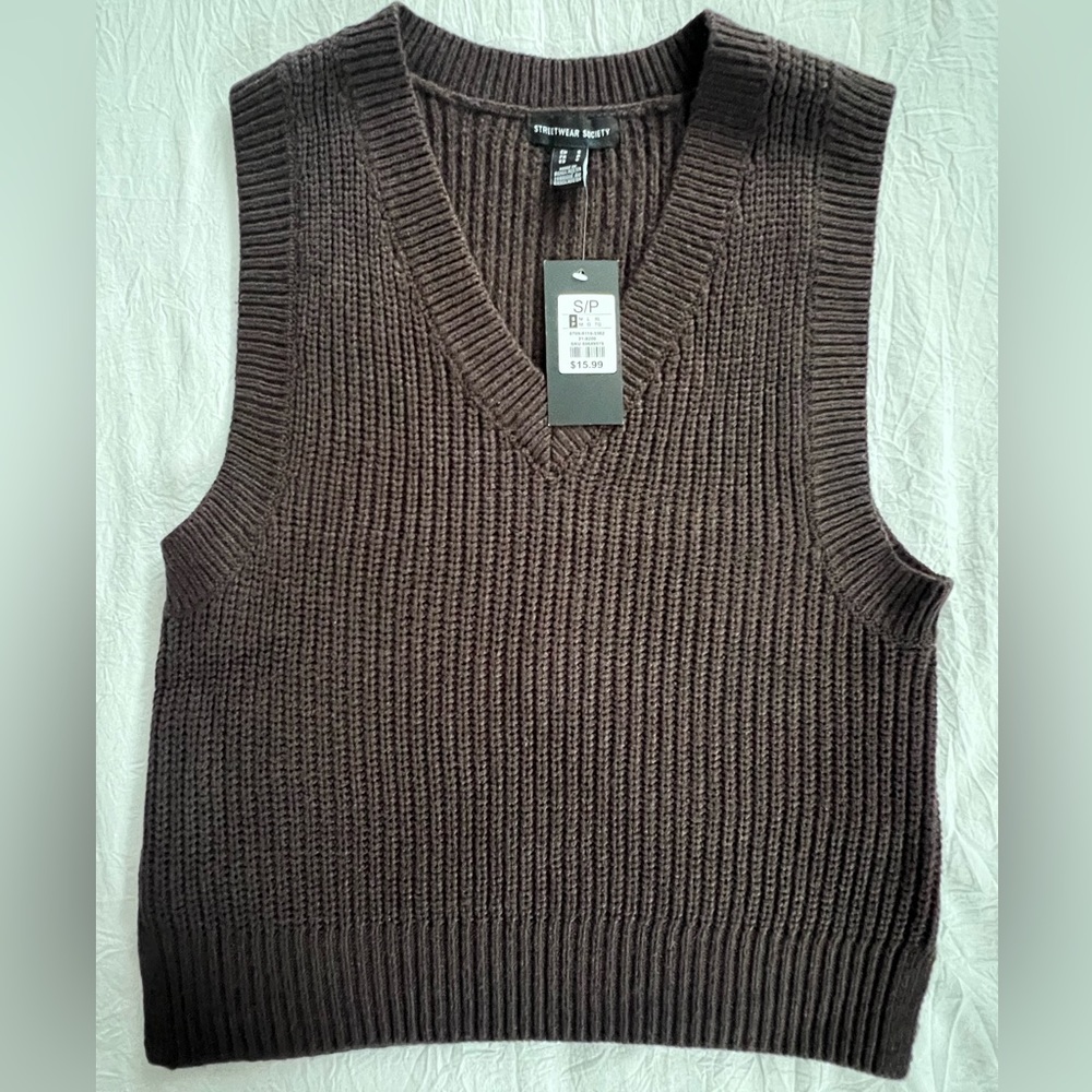Sleeveless sweater